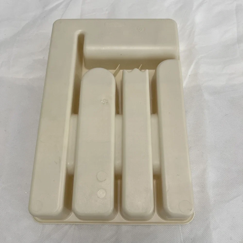 VTG Rubbermaid Silverware Flatware Storage Tray Organizer 2919 Ivory Cream